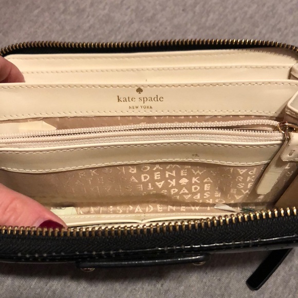 Kate Spade wallet - Picture 3 of 3